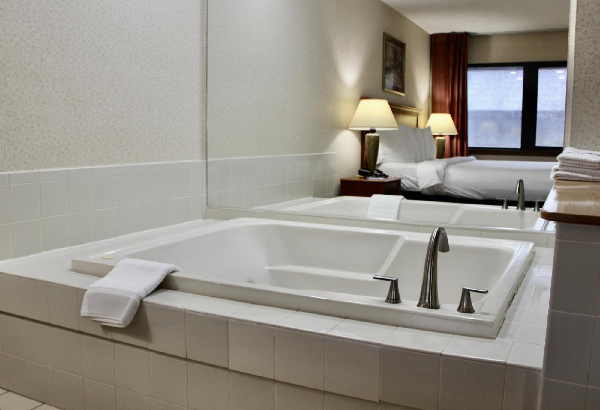 The Carlton Lodge Adrian Εξωτερικό φωτογραφία