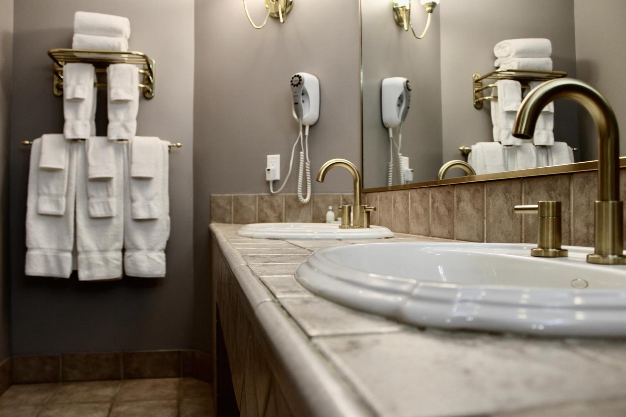 The Carlton Lodge Adrian Εξωτερικό φωτογραφία