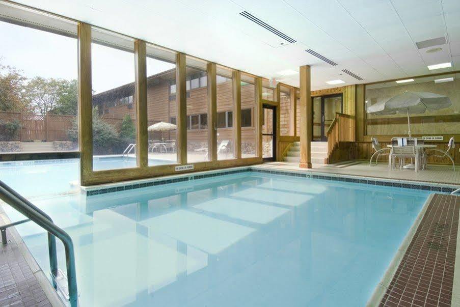 The Carlton Lodge Adrian Εξωτερικό φωτογραφία